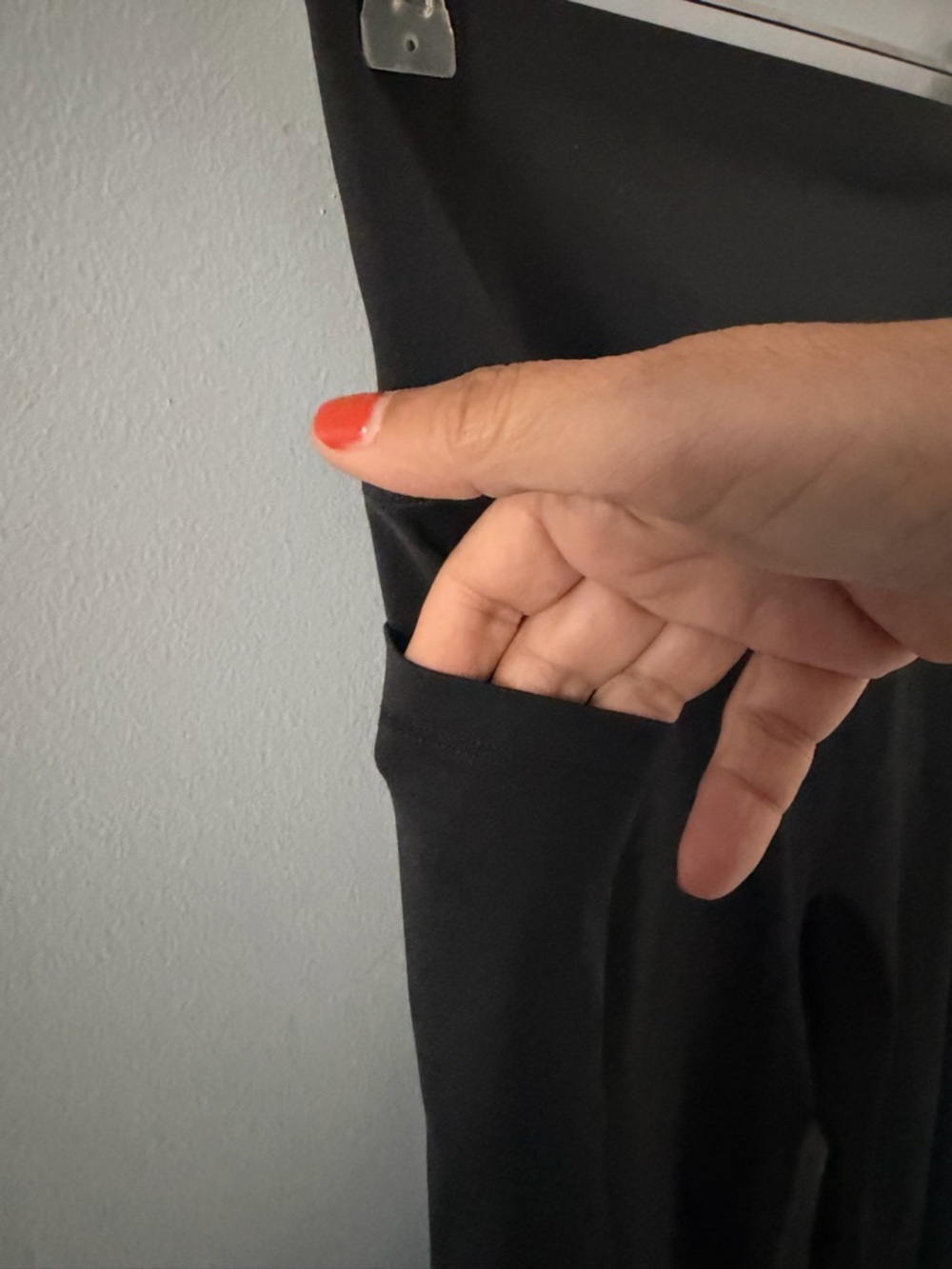 HALARA Black Leggings with Side Pocket - Picture 3 of 6